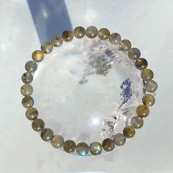 Hand Made Labradorite Gemstone Bracelet - Picture 2 of 7